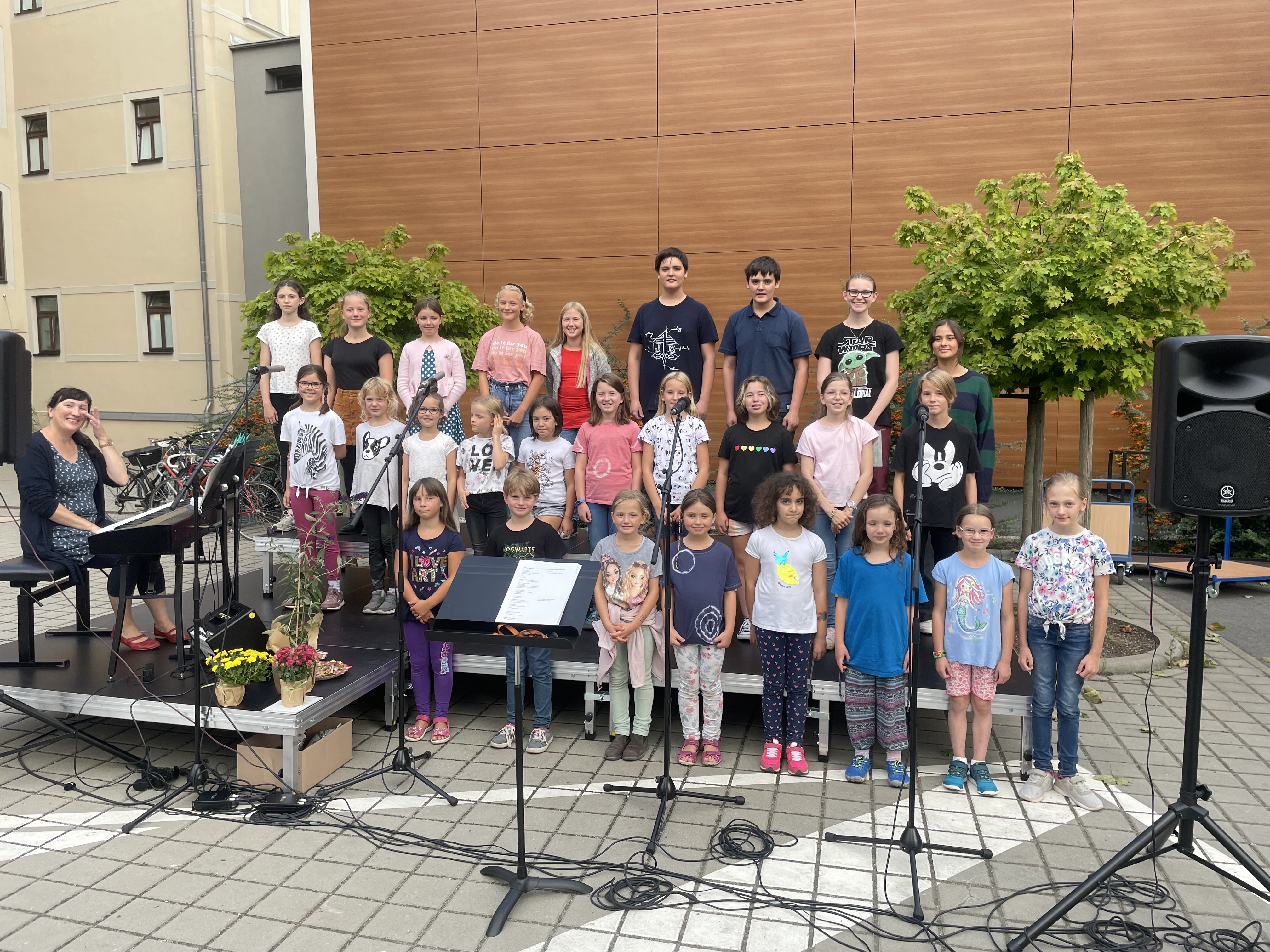 Junger Chor beim Hofkonzert